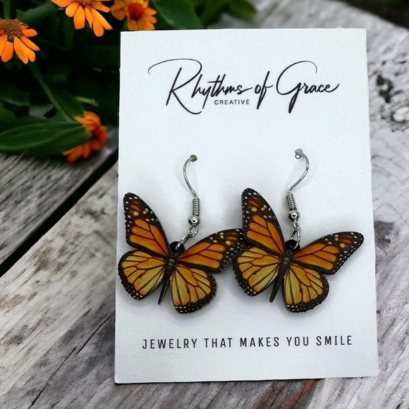 Butterfly Bliss: NWT Orange Butterfly Dangle Earrings to Elevate Your Style! - Picture 1 of 5